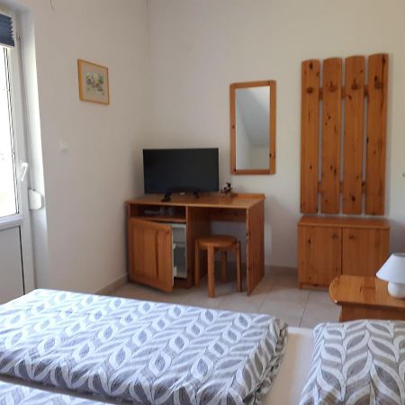 Borkúti Panzió és Apartman Balatonszárszó Exterior foto