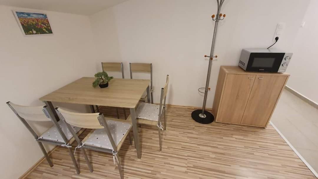 Borkúti Panzió és Apartman Balatonszárszó Exterior foto